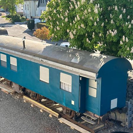 Gleis 1, Eisenbahn Waggon Mit Whirlpool Und Ofen Villa Dahlem  ภายนอก รูปภาพ