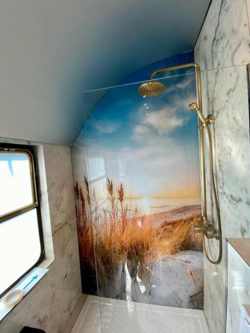 Gleis 1, Eisenbahn Waggon Mit Whirlpool Und Ofen Villa Dahlem  ภายนอก รูปภาพ