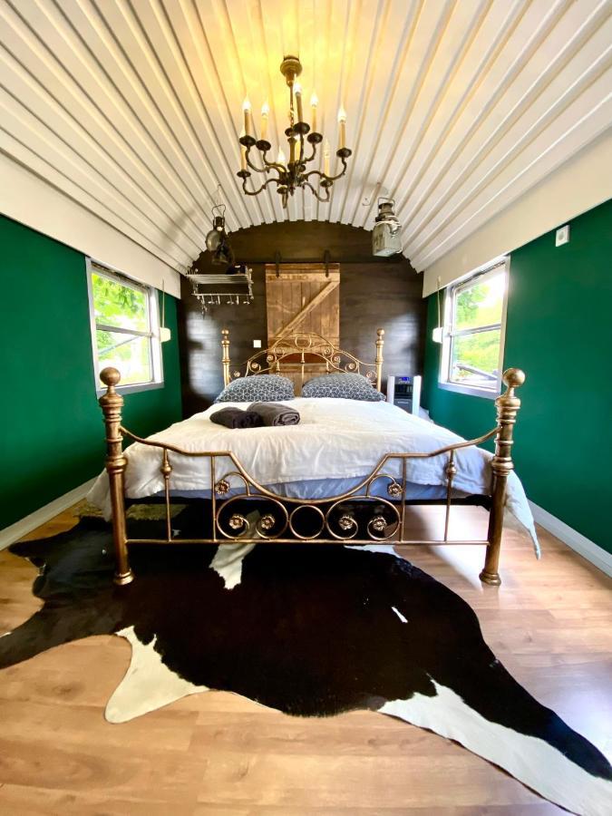 Gleis 1, Eisenbahn Waggon Mit Whirlpool Und Ofen Villa Dahlem  ภายนอก รูปภาพ