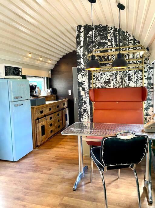 Gleis 1, Eisenbahn Waggon Mit Whirlpool Und Ofen Villa Dahlem  ภายนอก รูปภาพ