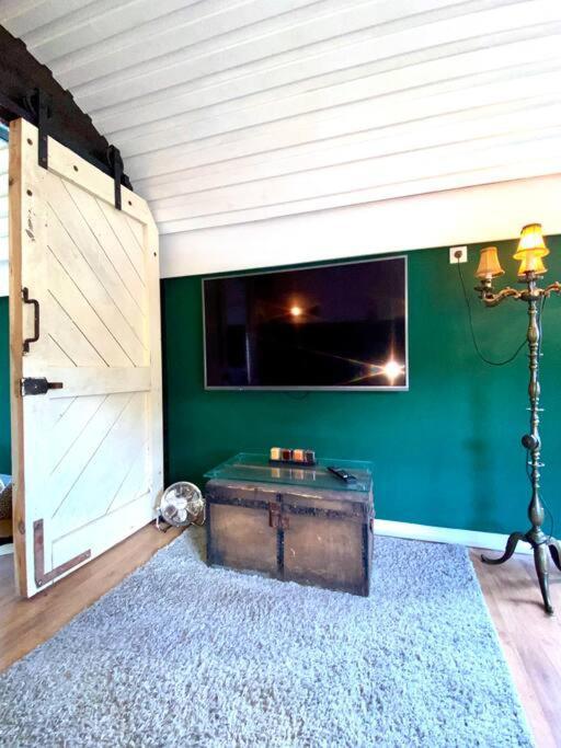 Gleis 1, Eisenbahn Waggon Mit Whirlpool Und Ofen Villa Dahlem  ภายนอก รูปภาพ